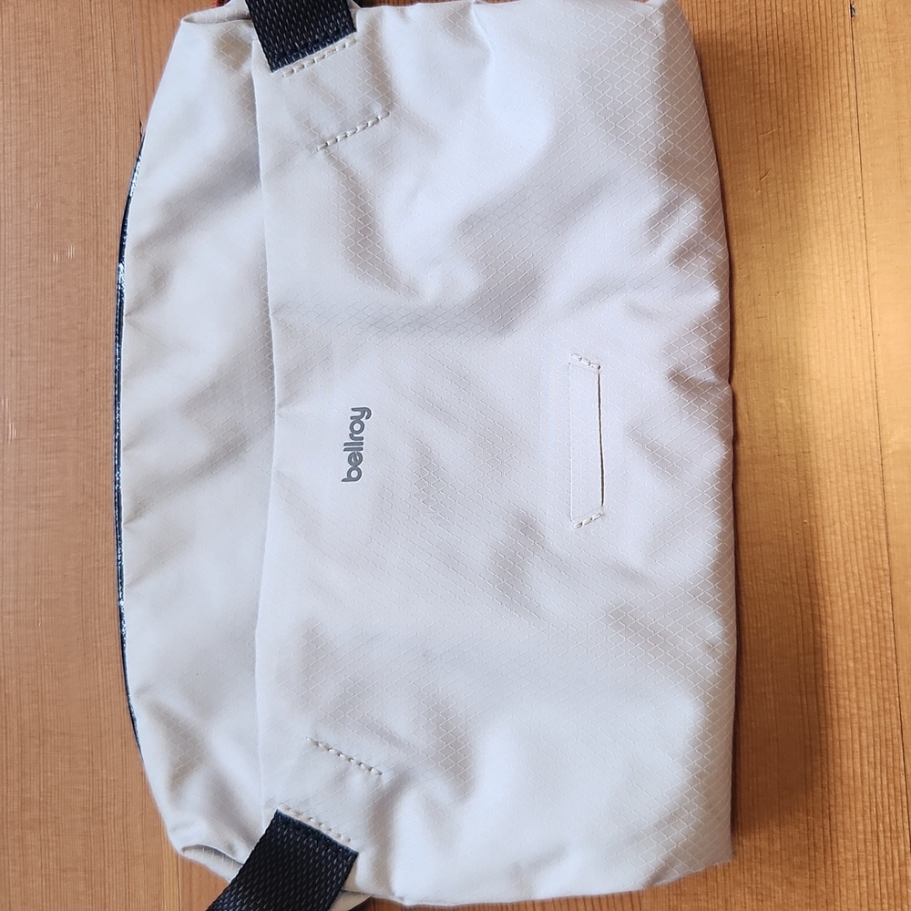 Bellroy Lite Sling - Picture 2 of 13